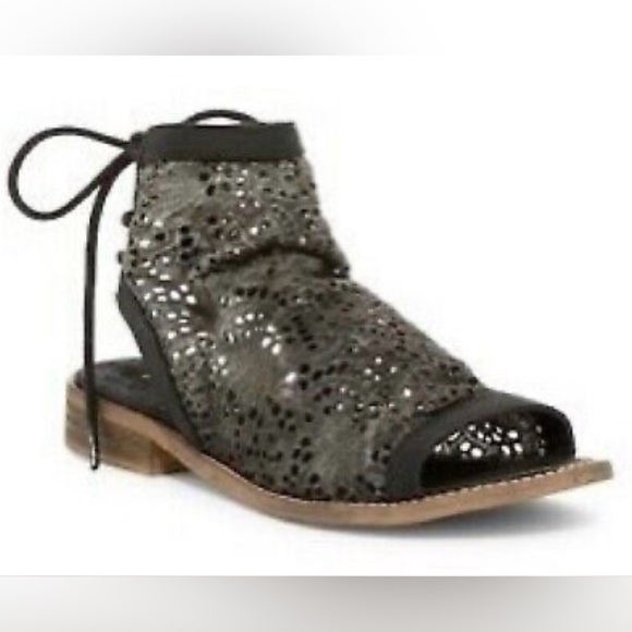 Musse & Cloud Leather fabric Lace Black Gray Sandals Ankle Boho Lagenlook 39 8 - Picture 1 of 12